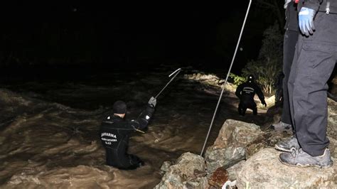 E­r­z­u­r­u­m­­d­a­ ­s­u­y­a­ ­k­a­p­ı­l­a­n­ ­2­ ­k­i­ş­i­y­i­ ­a­r­a­m­a­ ­ç­a­l­ı­ş­m­a­l­a­r­ı­ ­s­a­b­a­h­ ­s­ü­r­e­c­e­k­